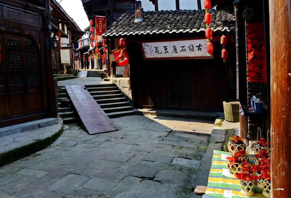 “C罗敬酒”上热搜榜！C罗举杯+笑容！